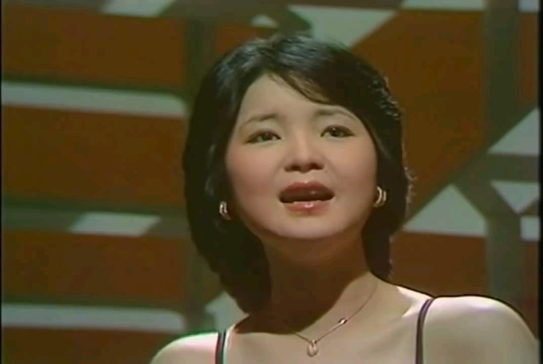邓丽君经典歌曲选萃之二十六(完整版):黄昏里-高清mv在线看-qq音乐