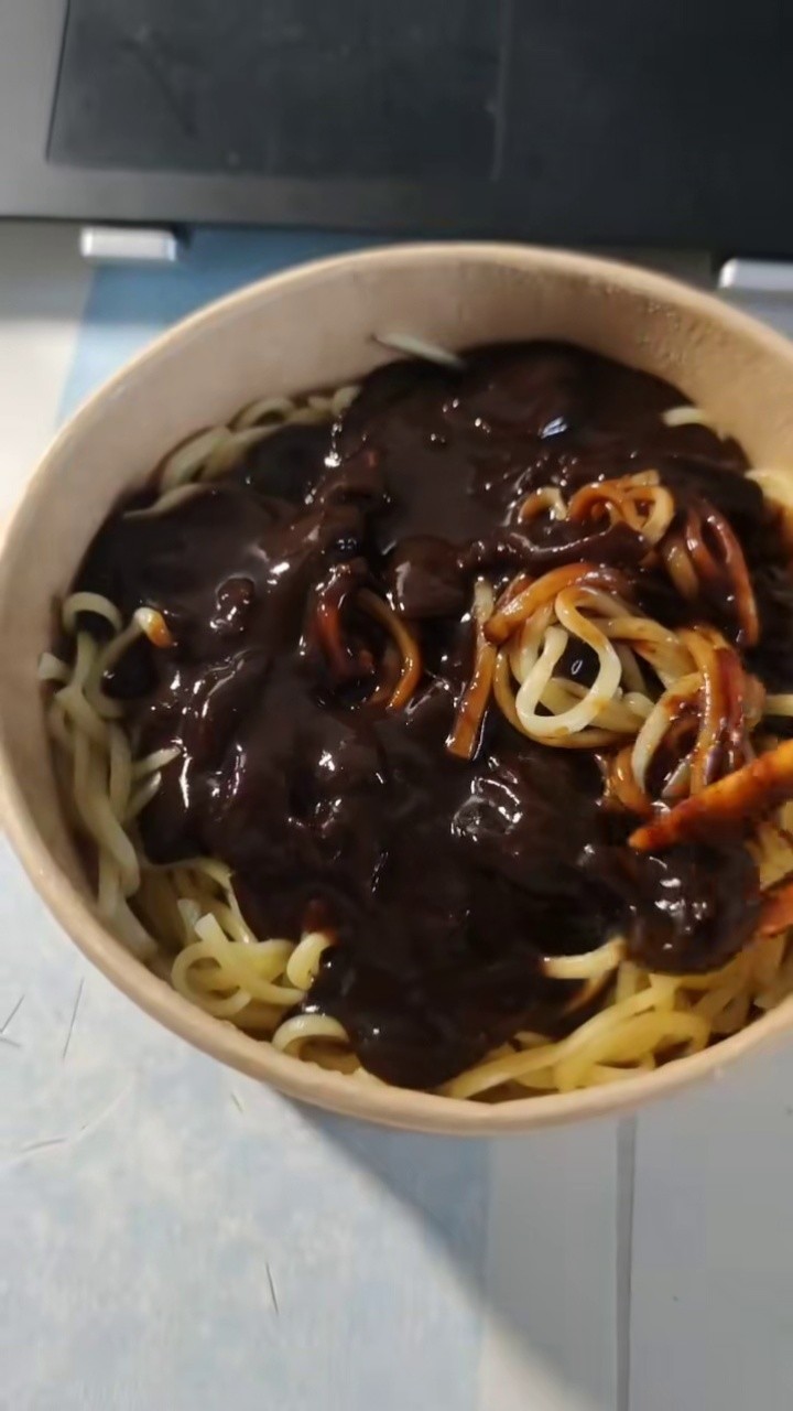 吃不完的话会有惩罚的哦#homo #食雪汉 #我修院 #inm #会员制餐厅 #银