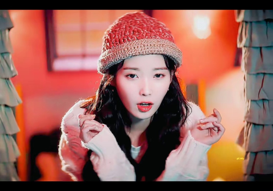 iu strawberry moon图片