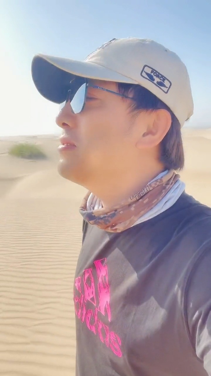 韩小欠我曾在别人面前炫耀过你如今连你的名字都不敢提