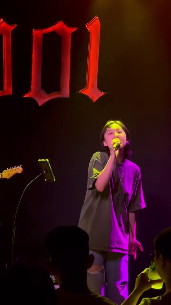 达令和大宝有什么区别谁能告诉我.#音乐现场 #翻唱 #霓虹甜心