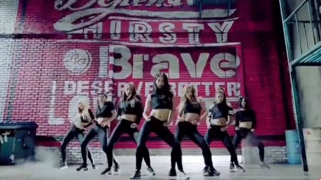  - 7妹《震动拉锯火火火》- 女团热舞