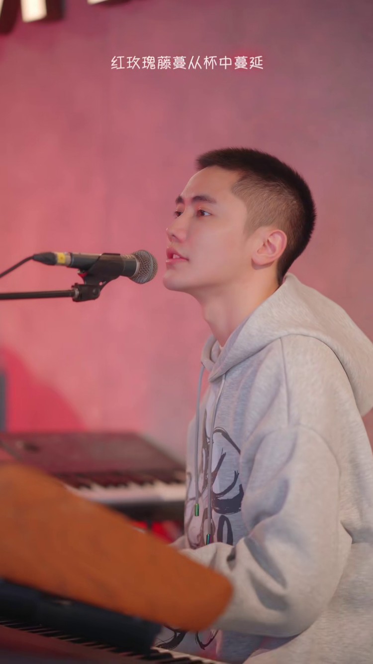 李昃佑 #高脚杯里的红玫瑰