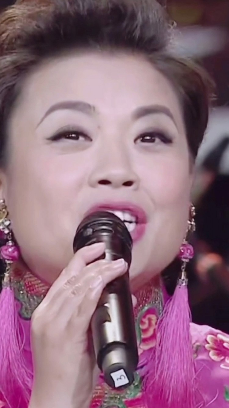 张也深情演唱《人间第一情》