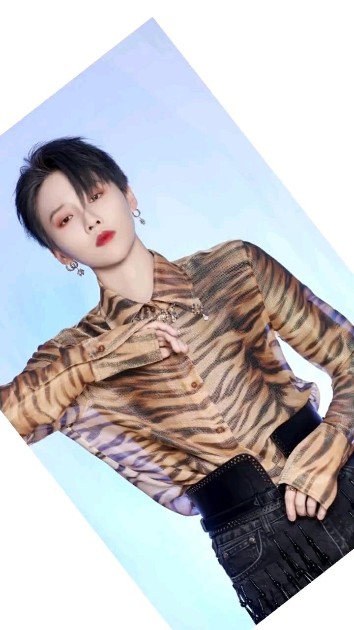 - 刘雨昕大美女哦