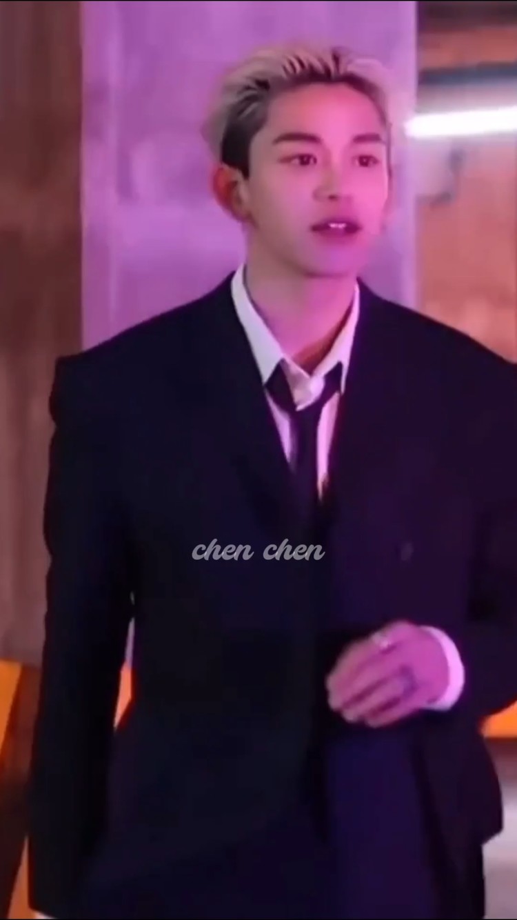  - 黄旭熙除夕快乐