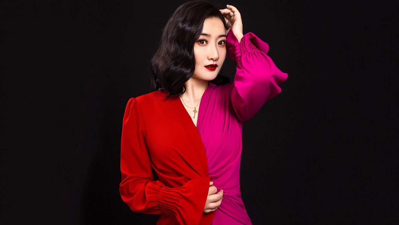 这条街冷漠云菲菲原唱歌声优美动听送给大家