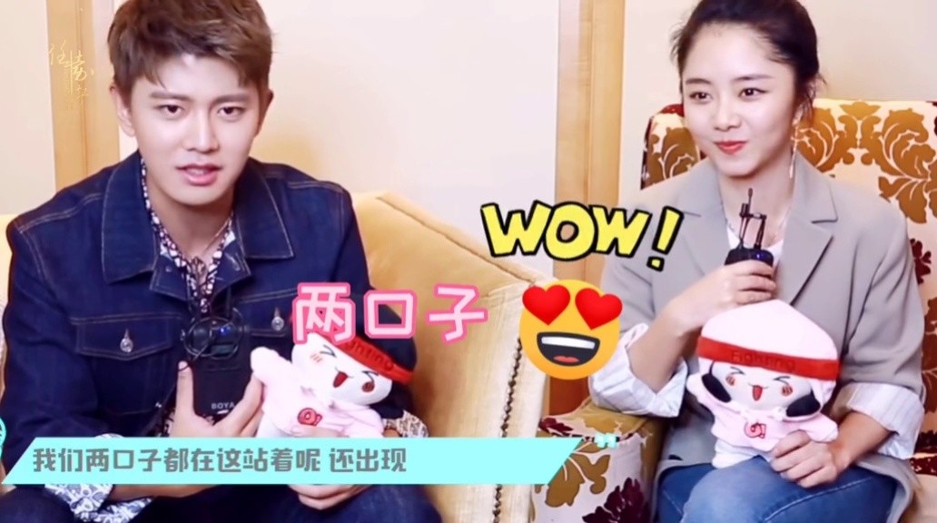 任嘉伦#谭松韵#谭松韵复古黑丝绒裙