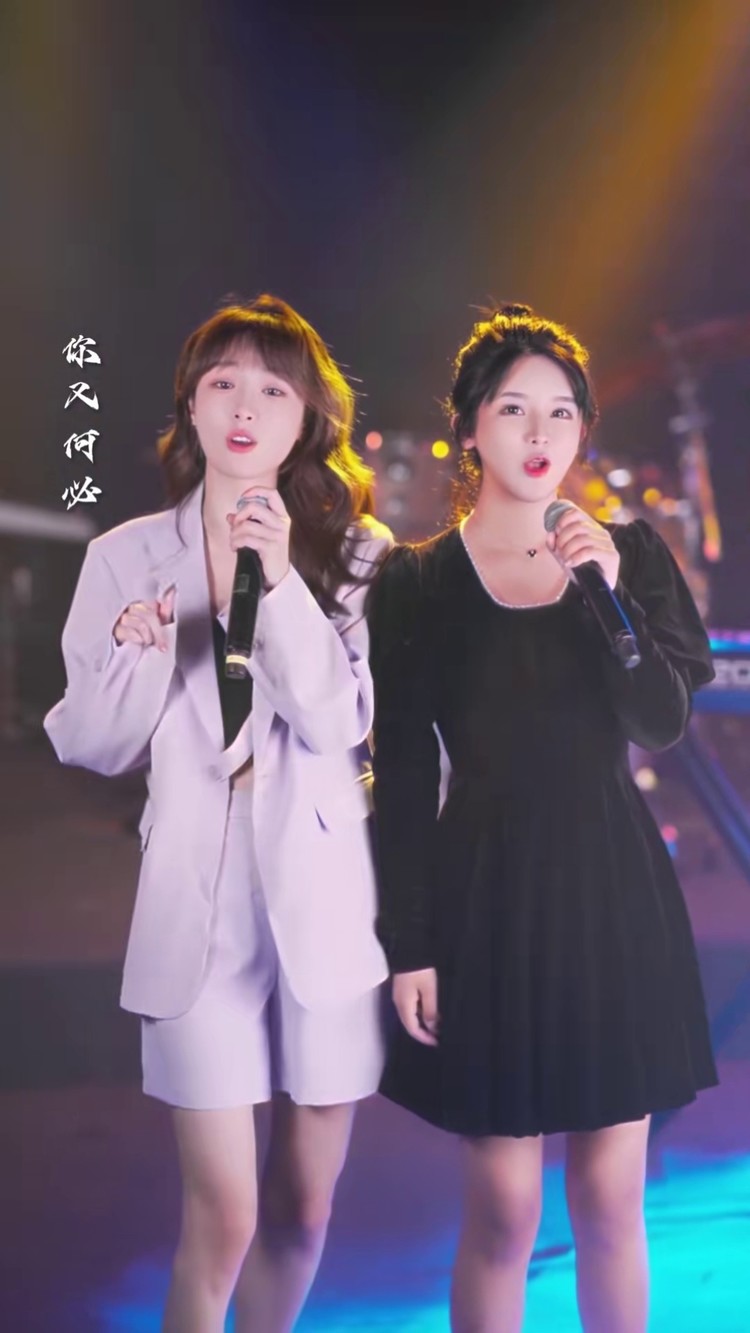 每个女孩子都会坠入爱河,但不是每个女孩子都会游泳……@张若欢欢?