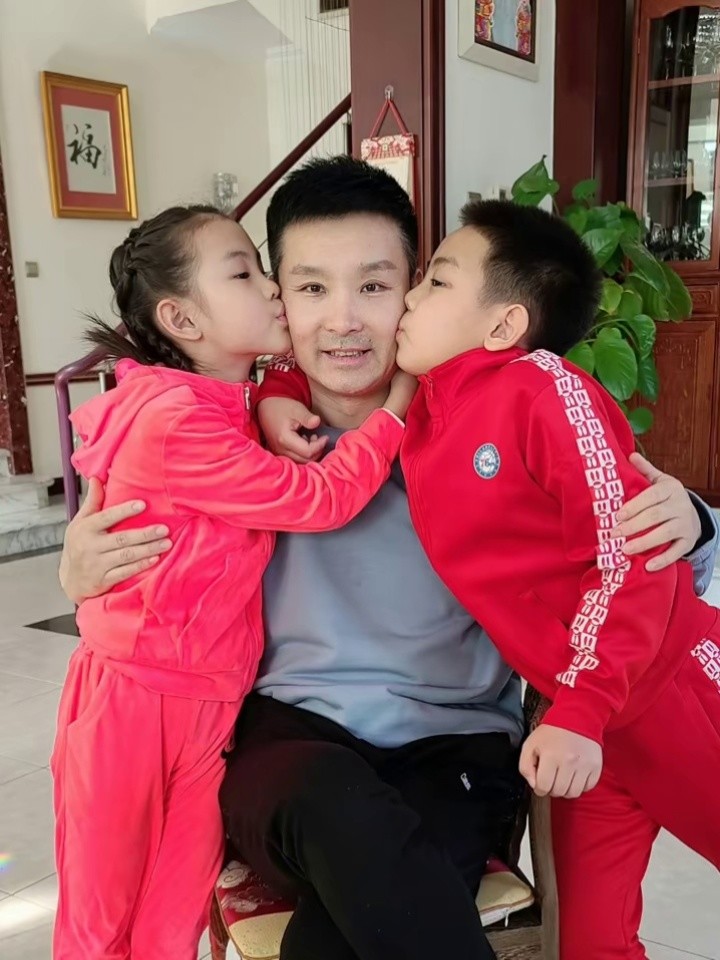 刘和刚战扬一家演唱最好的未来温馨甜蜜好听极了