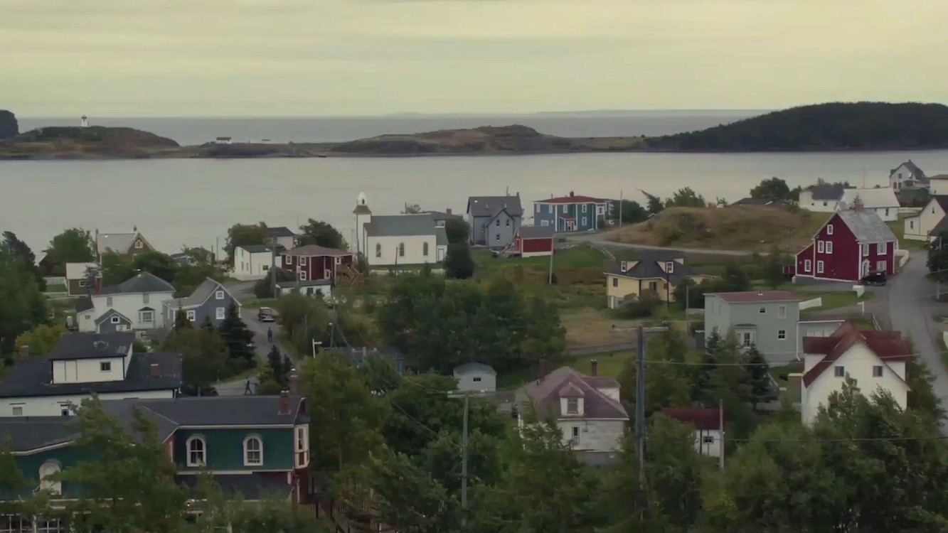 - 《4K》DOUBLE 原来没有争吵,也能走到散场