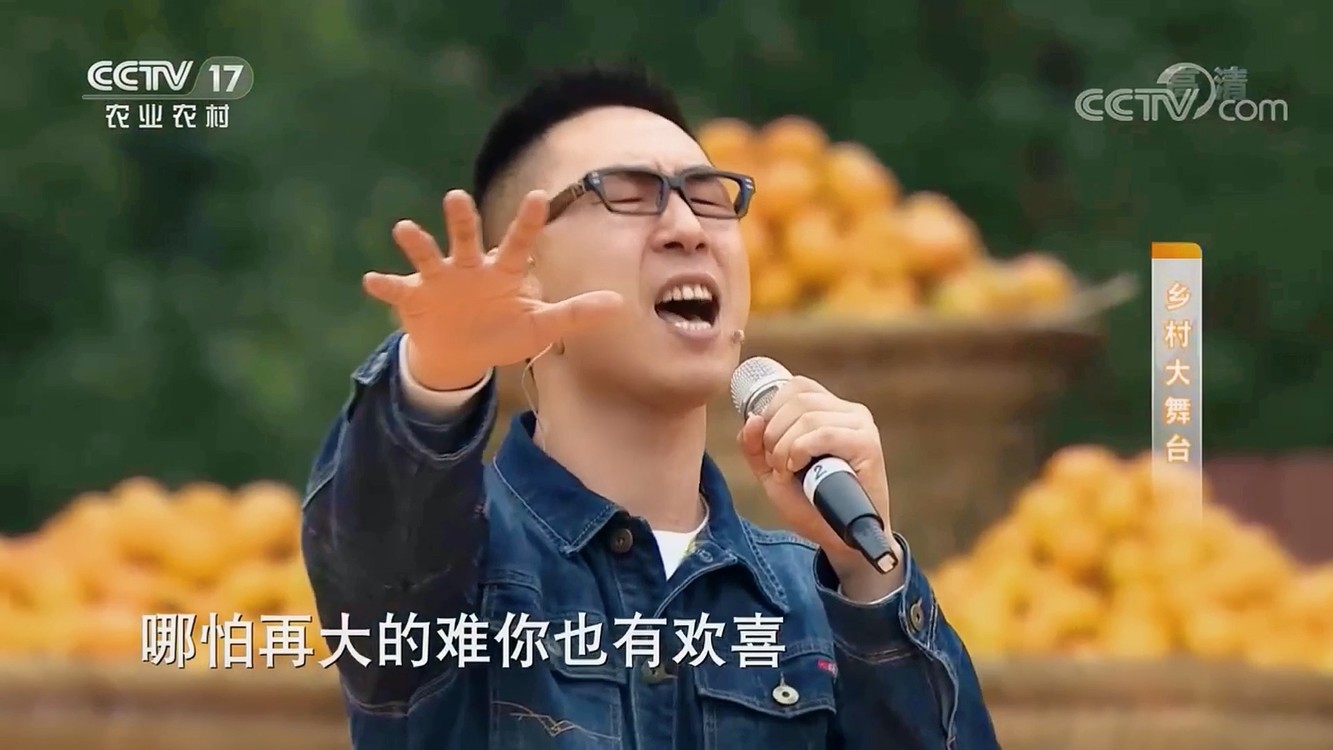  - 我努力看清梦想的样子，却来不及看自己老去的样子！