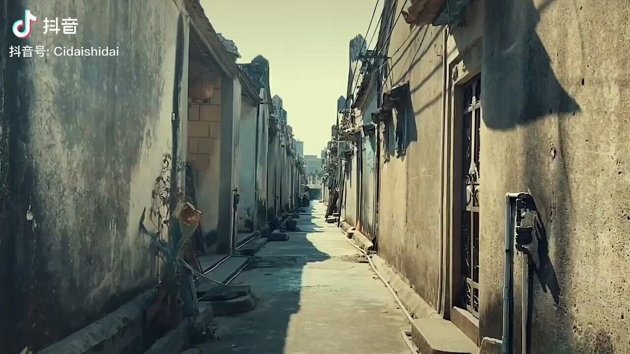 周杰伦上海1943mv怀旧歌曲的经典之作画面感同样很强