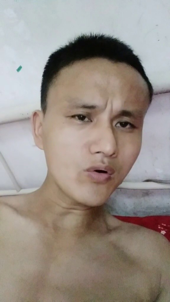 高能大叔不接声卡不做后期吉他弹唱这