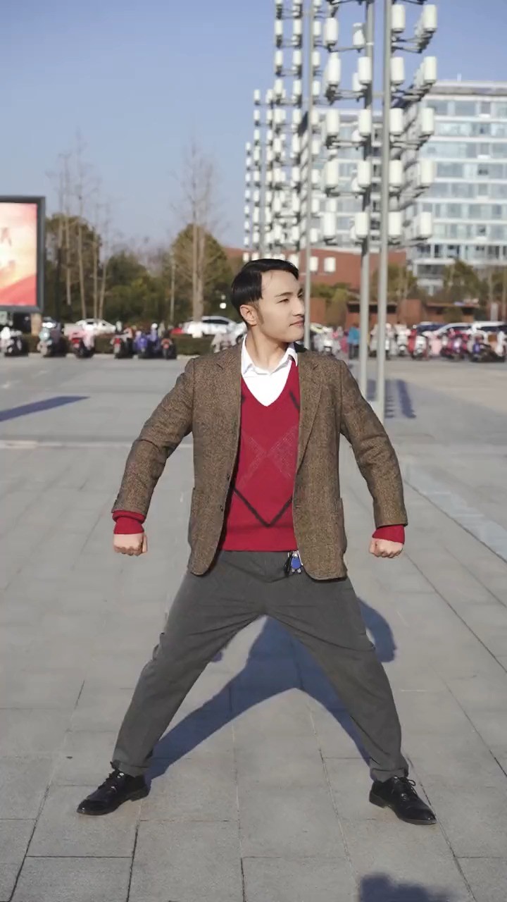 山顶黑毒蛇--田一名