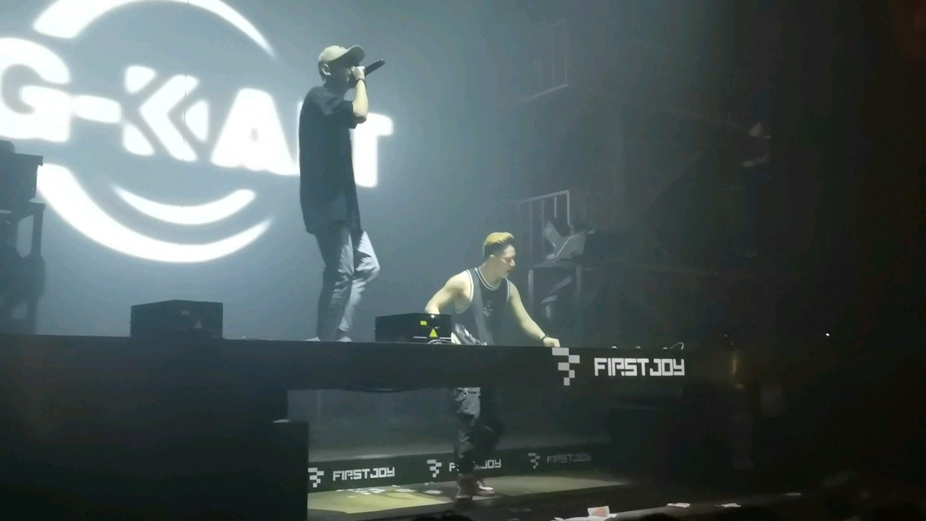  - 台上的我太快乐了