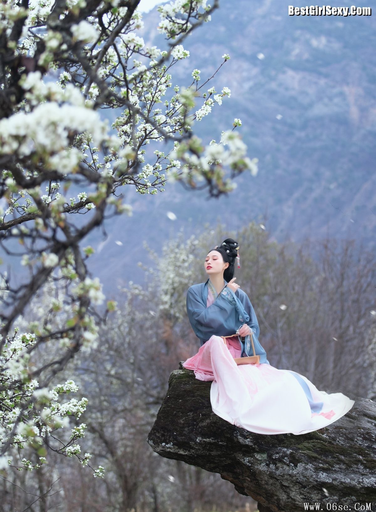 图片[34]-YiTuYu艺图语 Vol.3999 Wei Wei[43P]-六色网