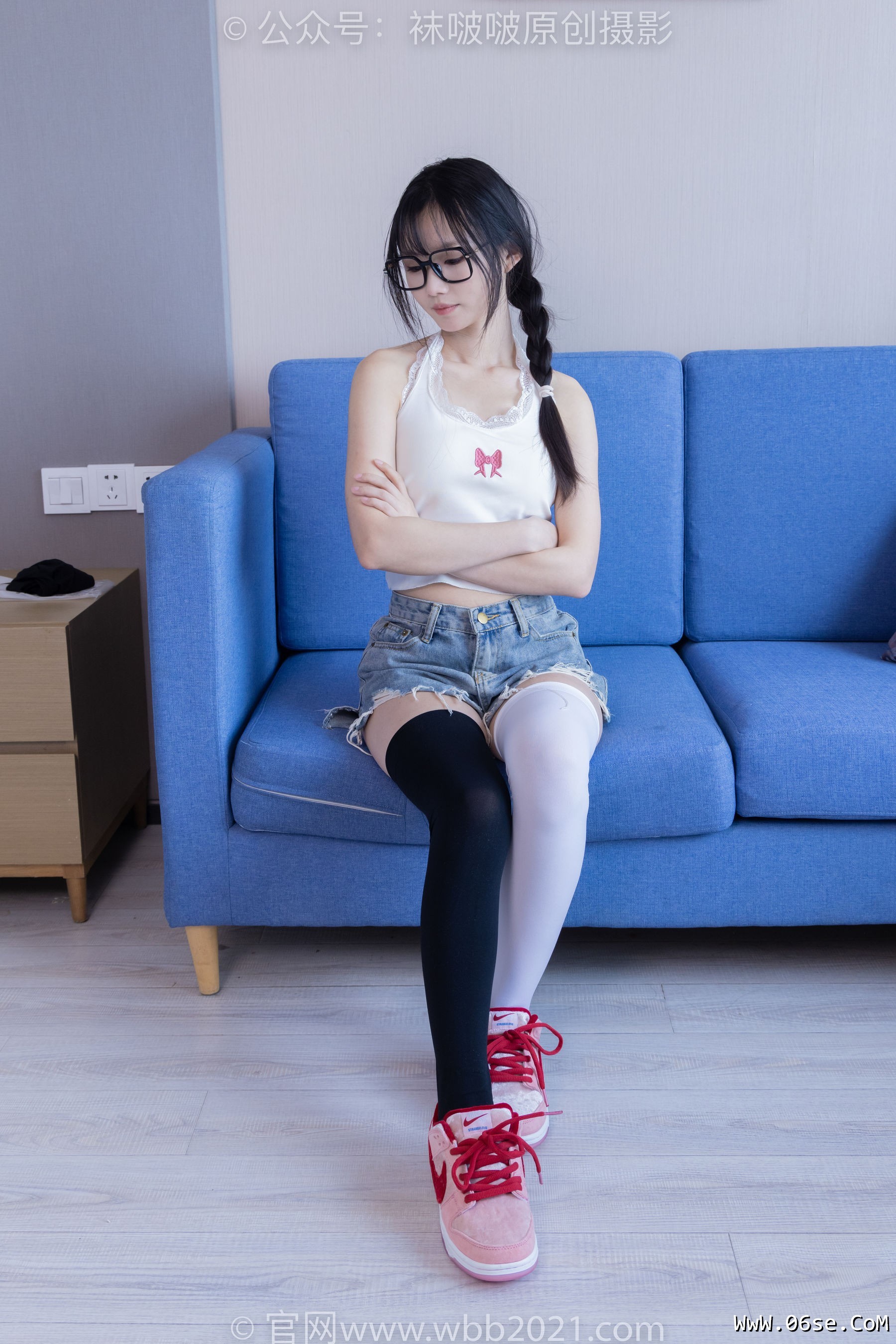 图片[136]-BoBoSocks袜啵啵 No.390 甜甜圈 -板鞋、厚黑丝大腿袜、厚白丝大腿袜[148P]-六色网