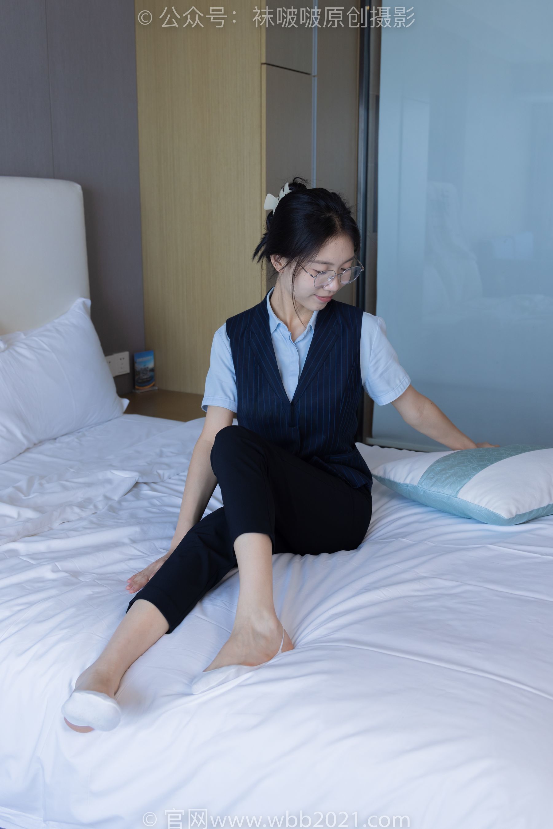 图片[15]-BoBoSocks袜啵啵 No.413 芝士 -高跟鞋、白色吊带船袜、银行制服[145P]-六色网