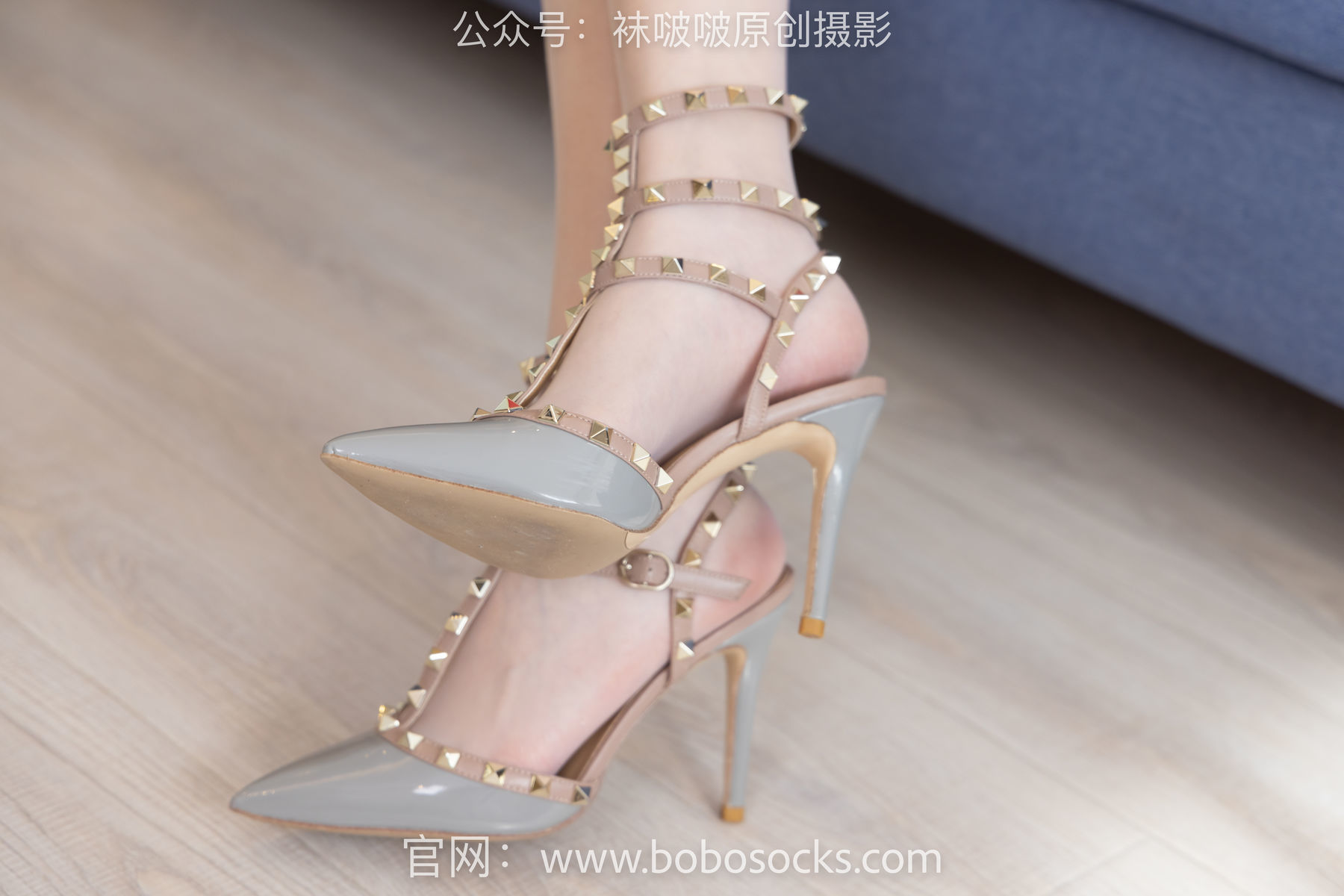 图片[23]-BoBoSocks袜啵啵 No.153 小甜豆-华伦天奴高跟鞋、油亮肉丝、油亮白丝、圣诞服[140P]-六色网