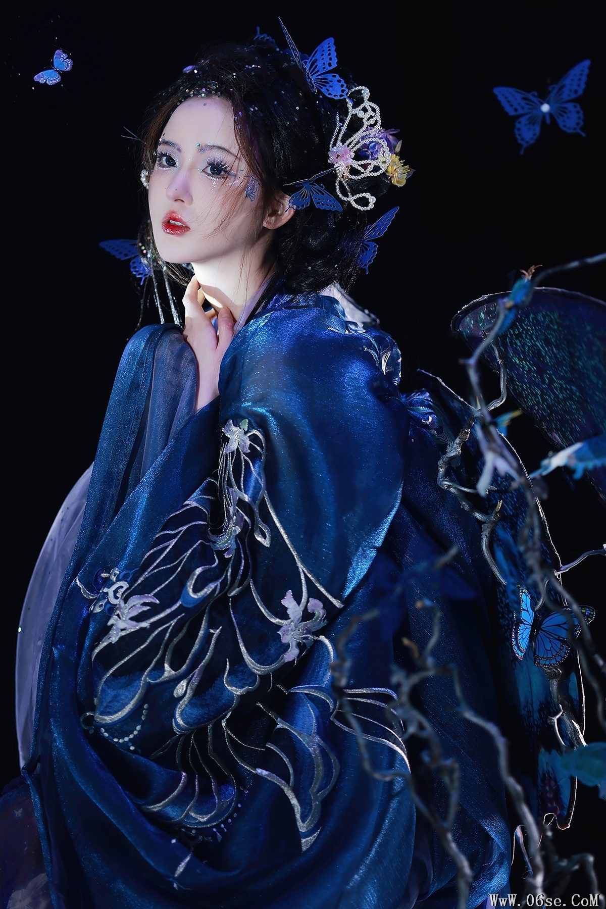 YiTuYu艺图语 Vol.3446 Tian Qing Hou De Ying Hua Hua[25P]-六色网