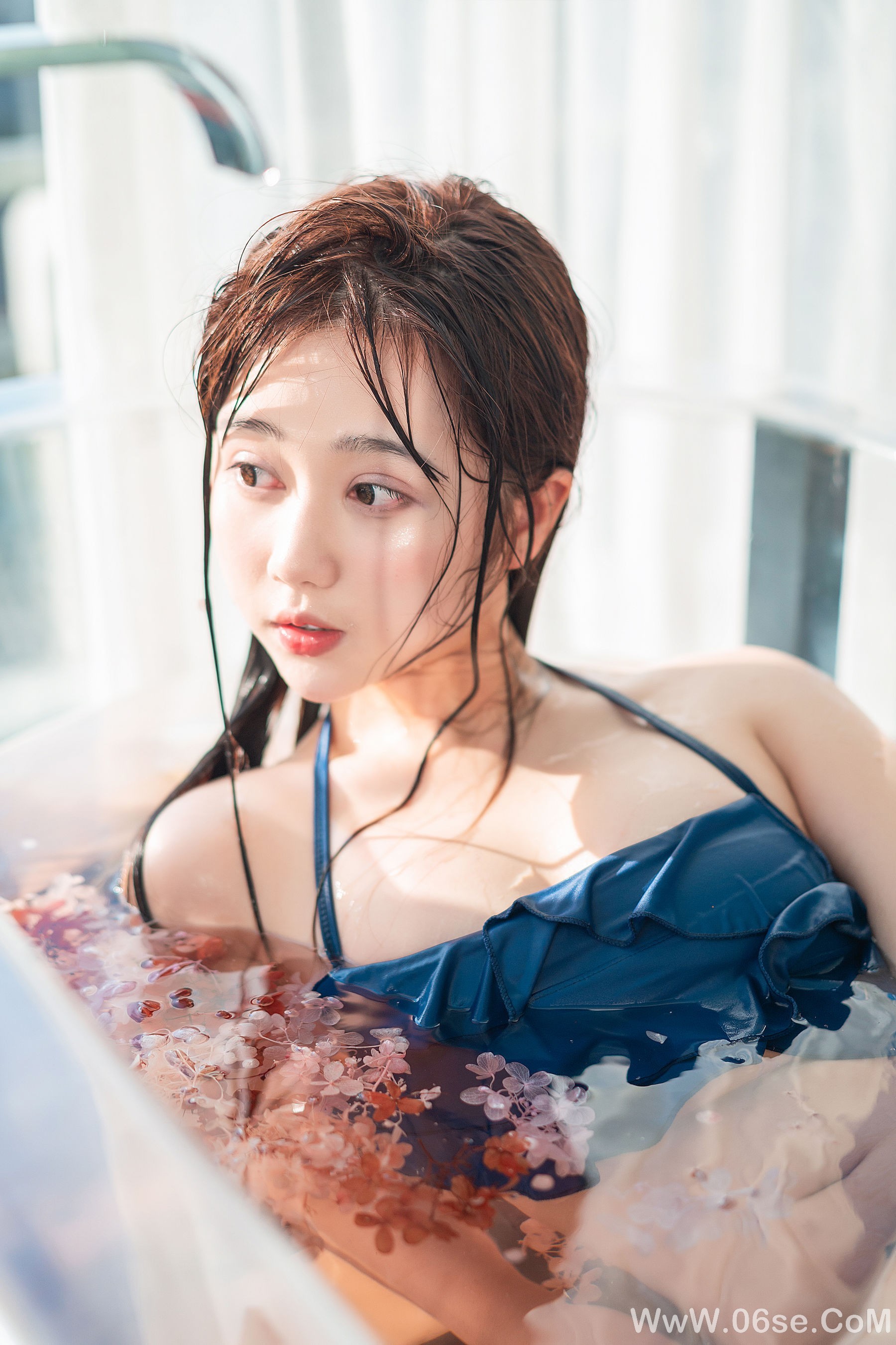 图片[20]-微博福利姬镜酱 私奔之泳衣[61P]-六色网
