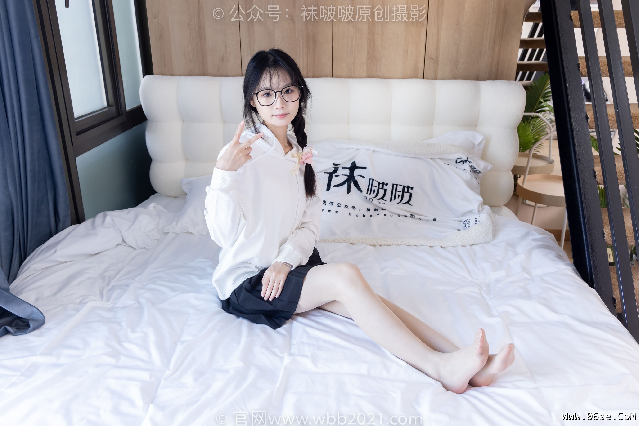图片[18]-BoBoSocks袜啵啵 No.368 甜甜圈 -运动鞋、白棉袜、油亮肉丝[160P]-六色网