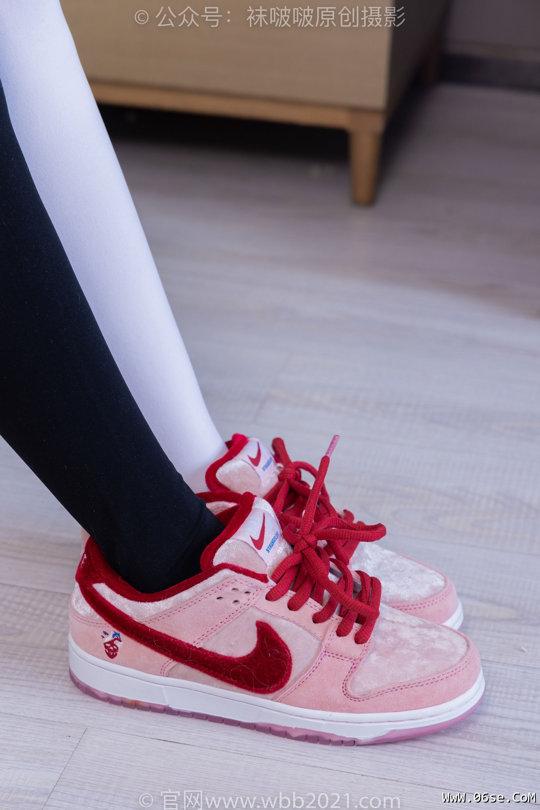 图片[132]-BoBoSocks袜啵啵 No.390 甜甜圈 -板鞋、厚黑丝大腿袜、厚白丝大腿袜[148P]-六色网