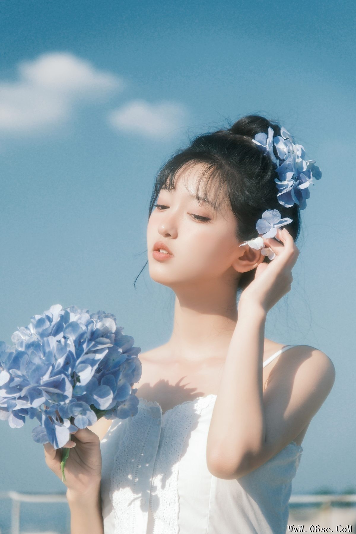 图片[19]-YiTuYu艺图语 Vol.5512 Er Liang Feng Yue[25P]-六色网
