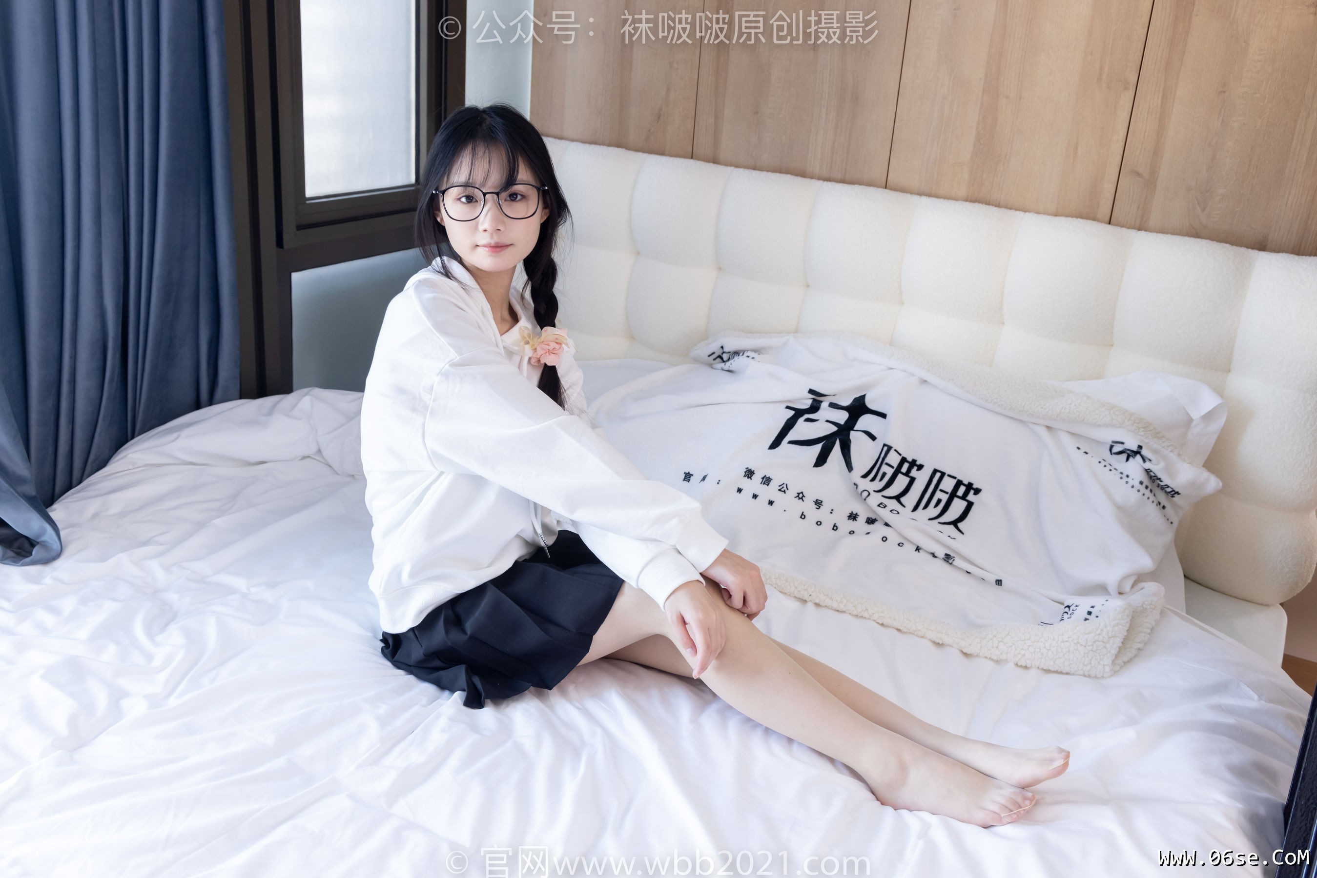图片[7]-BoBoSocks袜啵啵 No.368 甜甜圈 -运动鞋、白棉袜、油亮肉丝[160P]-六色网