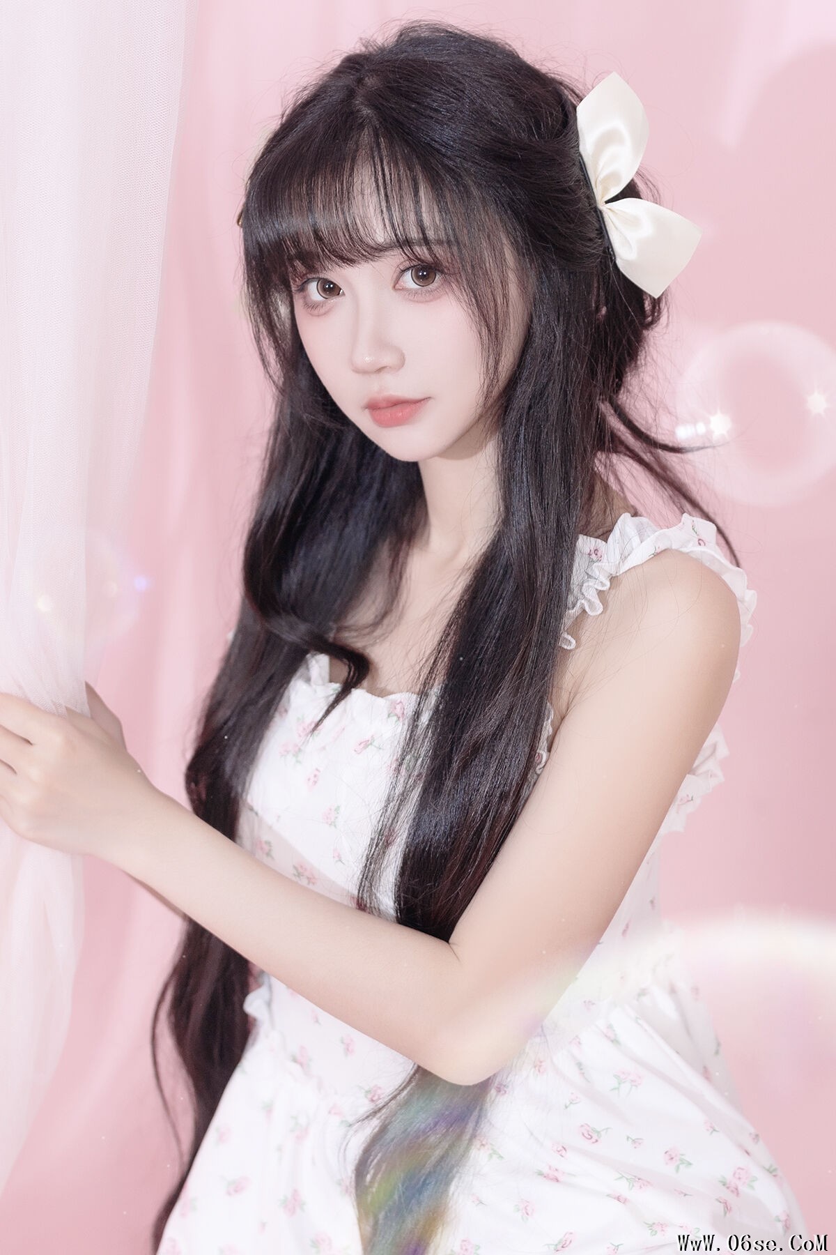 YiTuYu艺图语 Vol.7435 Qi Luo Sheng De Xiao Su Su[24P]-六色网