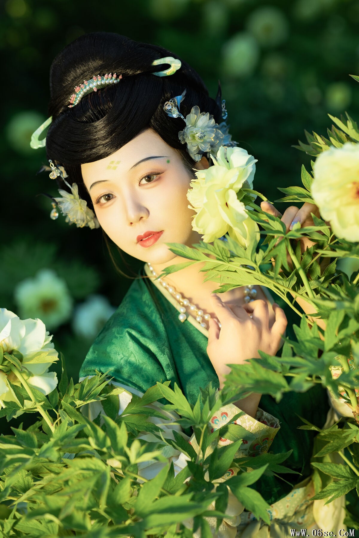图片[33]-YiTuYu艺图语 Vol.7360 Hu Tu Tu Tu Tu Tu[35P]-六色网