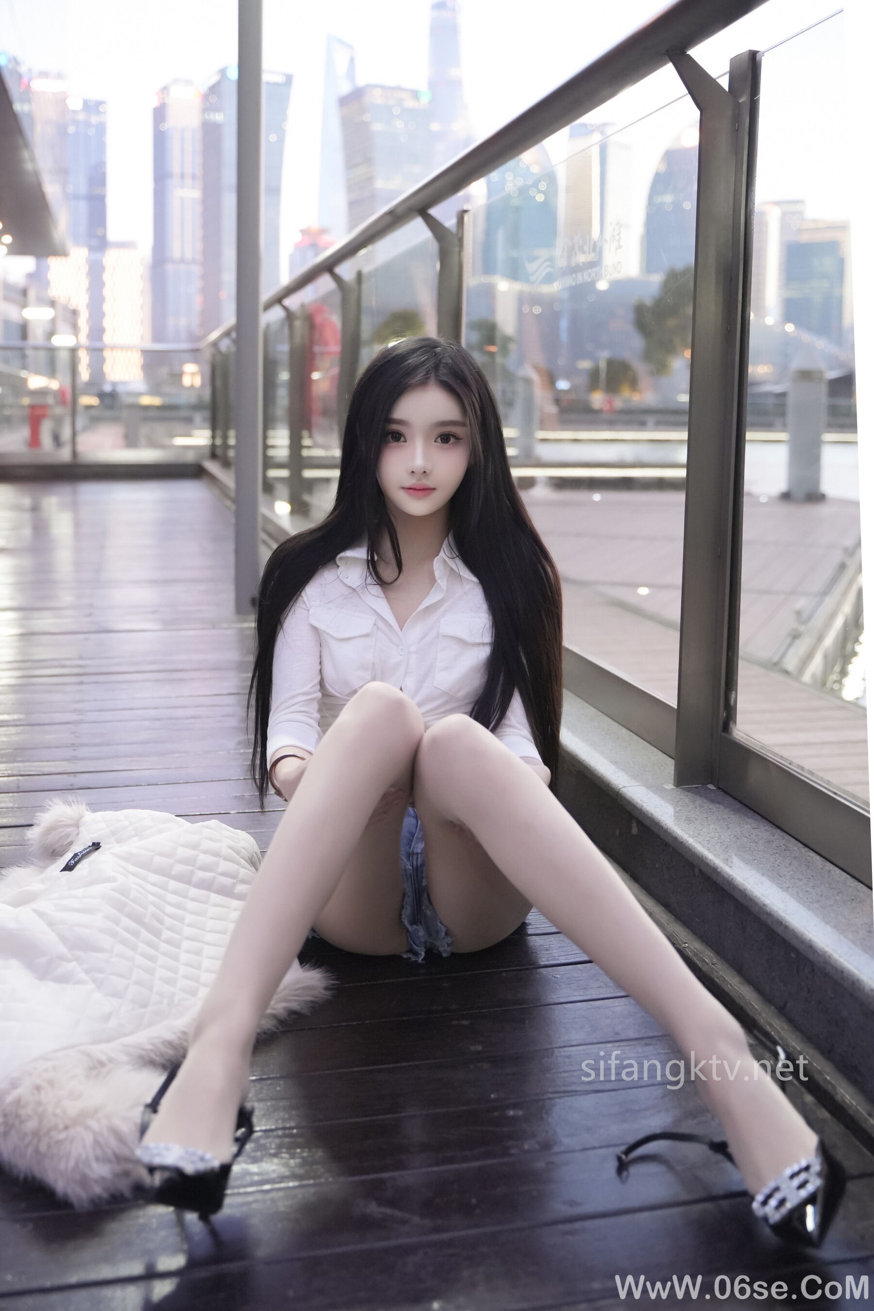 私购流出 NO.8261 龙雪儿《私购流出》[85P + 1V]-六色网