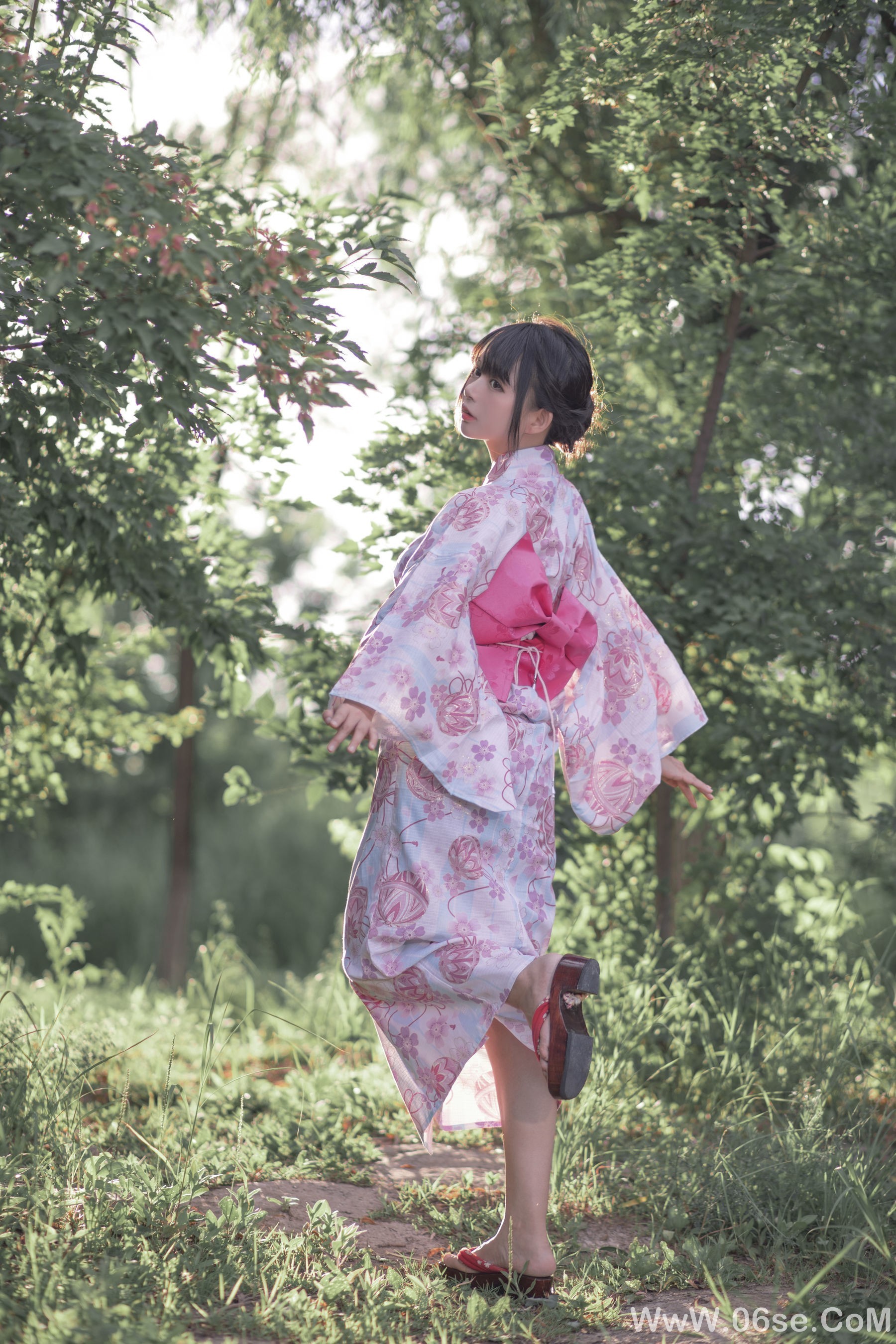 大眼萌妹黑猫猫OvO 和服超进化[14P]-六色网
