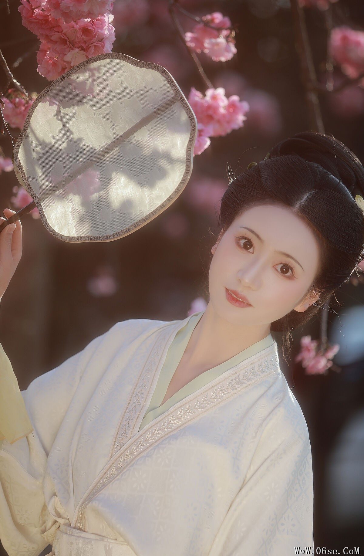 图片[17]-YiTuYu艺图语 Vol.7029 Yu Fang[25P]-六色网