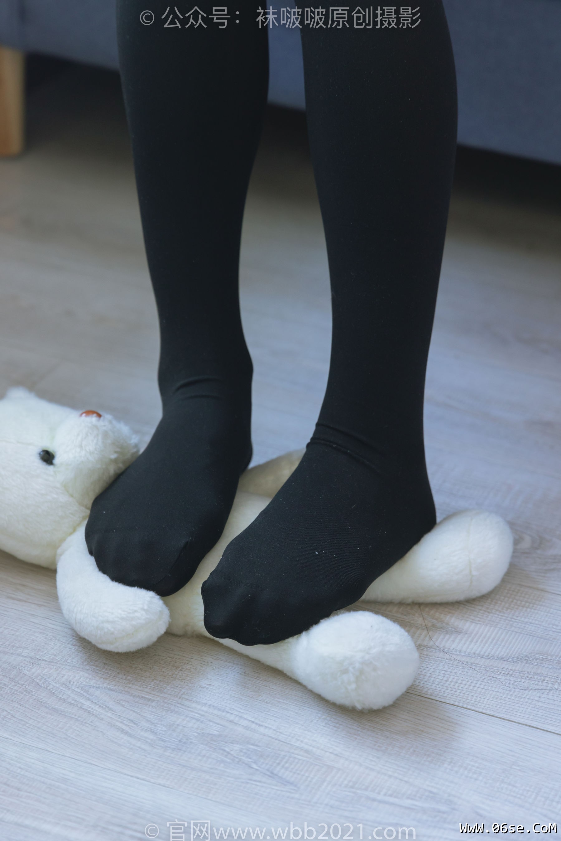 图片[8]-BoBoSocks袜啵啵 No.315 小沫 -平底鞋、厚黑丝、模特穿鞋及丝袜踩玩偶小熊剧情[140P]-六色网