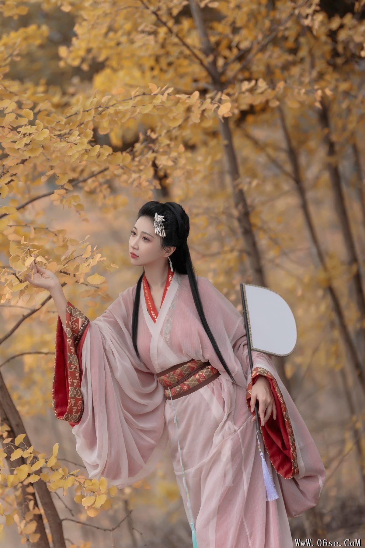 图片[21]-YiTuYu艺图语 Vol.5988 Qi Luo Sheng De Xiao Su Su[28P]-六色网