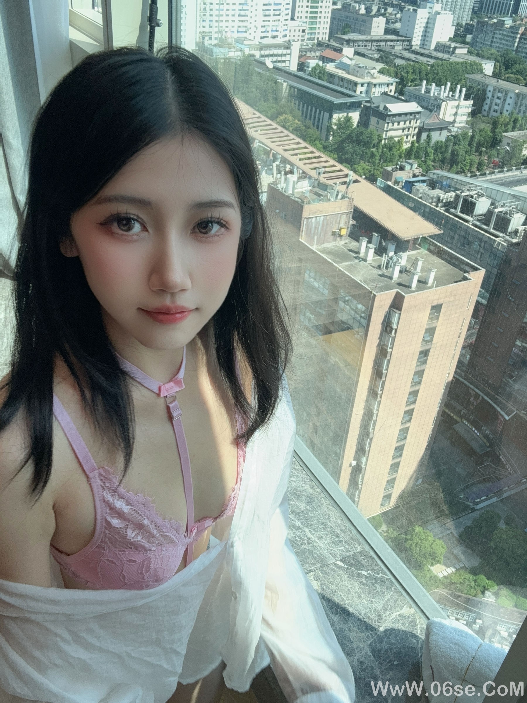 图片[22]-微博人气Coser不呆猫 – 粉色衬衣女友[66P]-六色网