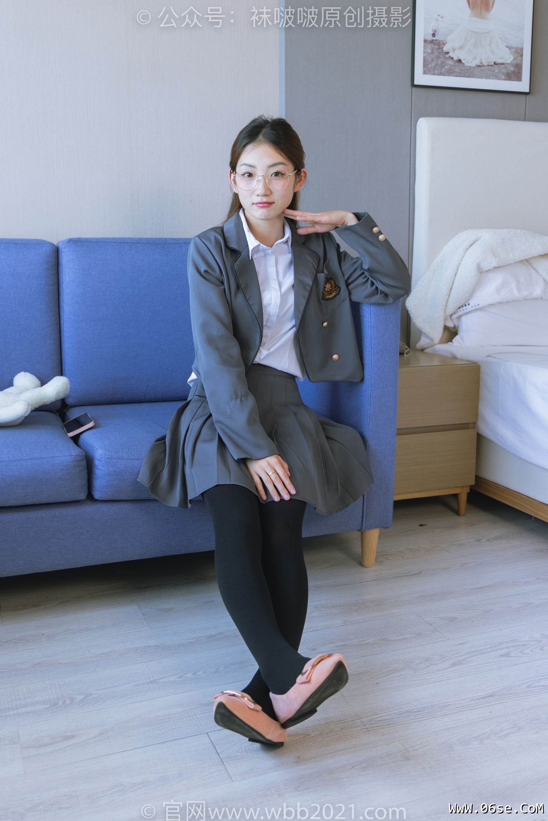 图片[73]-BoBoSocks袜啵啵 No.315 小沫 -平底鞋、厚黑丝、模特穿鞋及丝袜踩玩偶小熊剧情[140P]-六色网