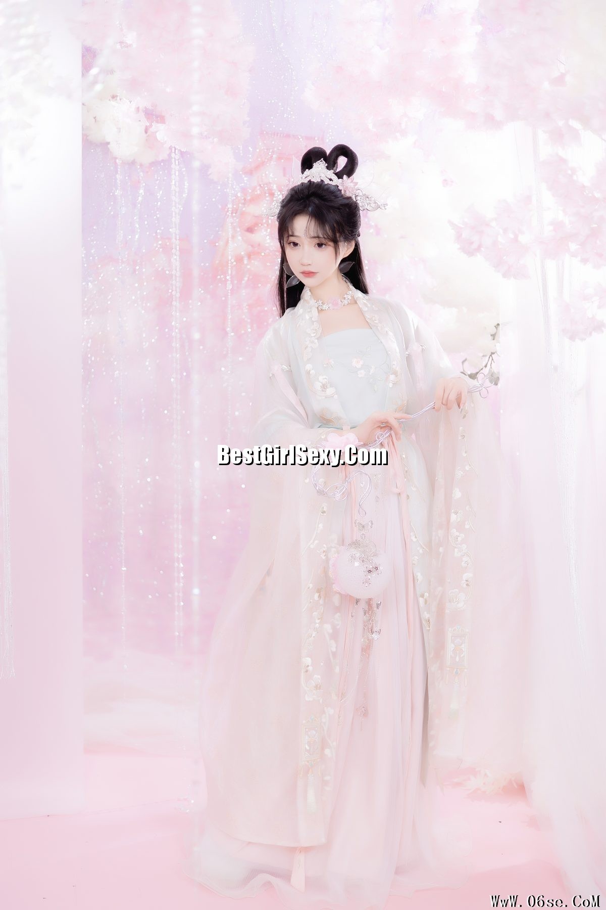 图片[12]-YiTuYu艺图语 Vol.3521 Qi Luo Sheng De Xiao Su Su[29P]-六色网