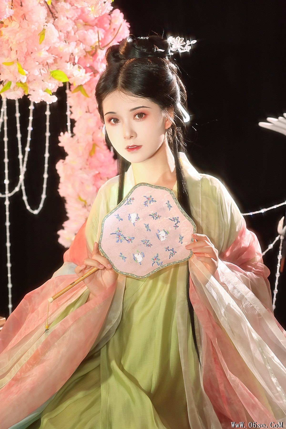 图片[22]-YiTuYu艺图语 Vol.5282 Yi Yi Bu Xiang Zhang Pang Pang[24P]-六色网