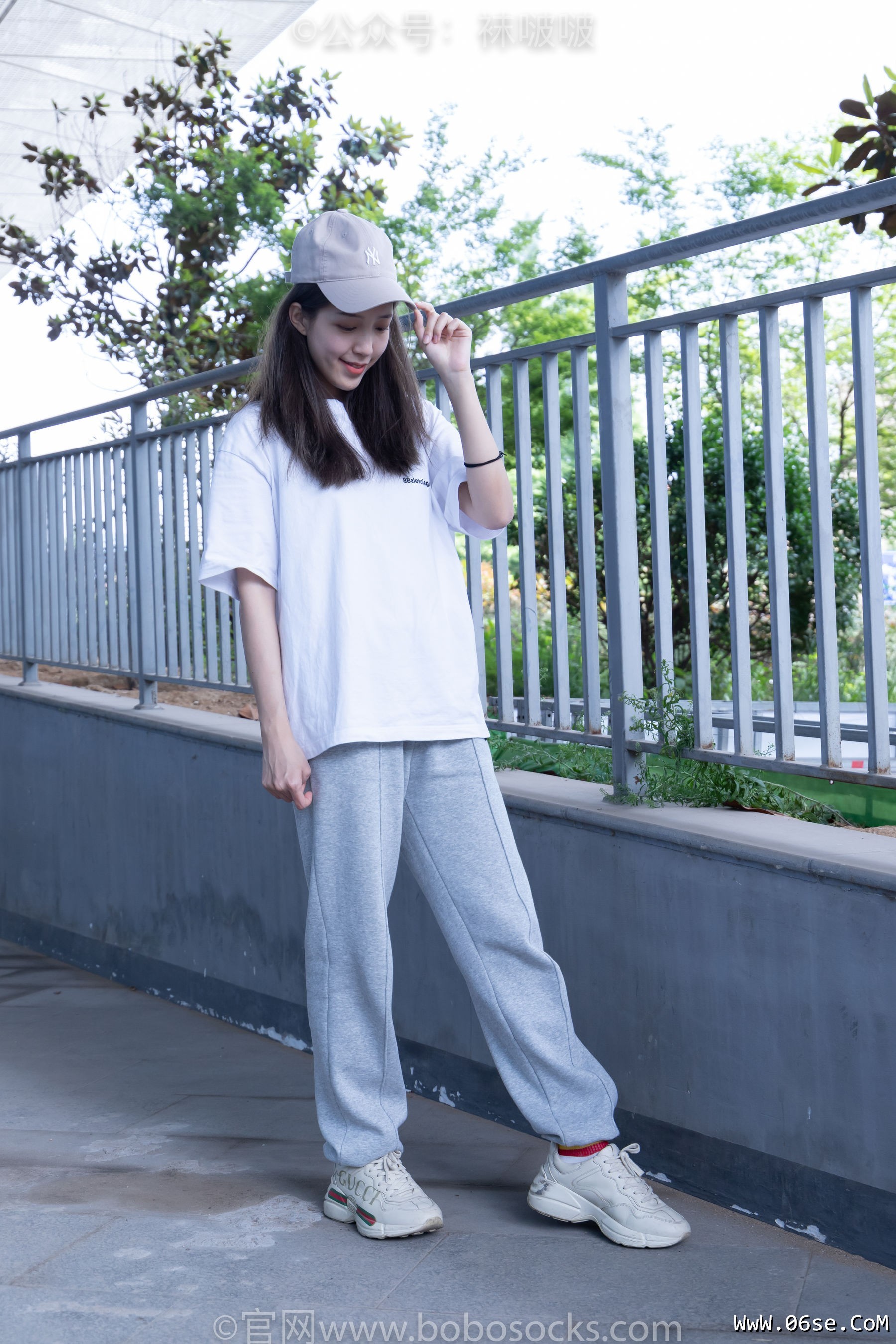 图片[6]-BoBoSocks袜啵啵 No.012 泡芙-运动鞋、白棉袜、裸足[132P]-六色网