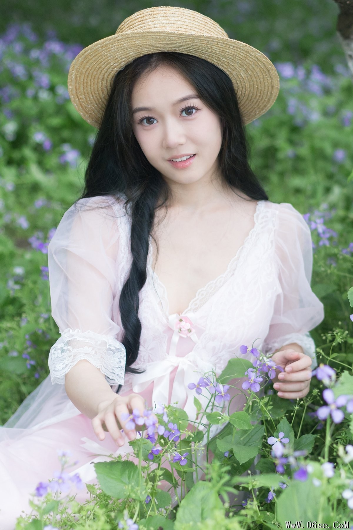 YiTuYu艺图语 Vol.6869 Ge Man Ni Nini[29P]-六色网