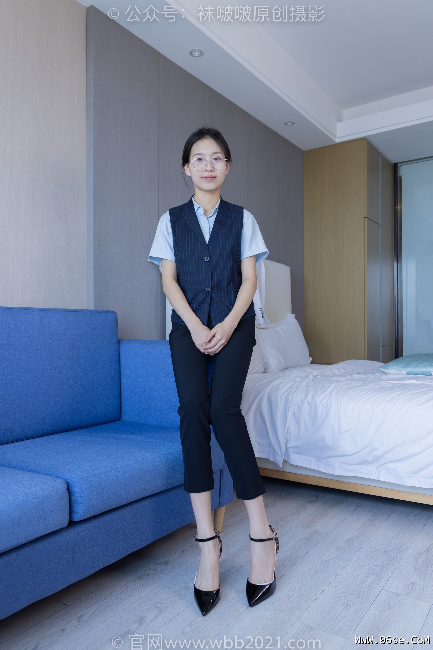 BoBoSocks袜啵啵 No.413 芝士 -高跟鞋、白色吊带船袜、银行制服[145P]-六色网