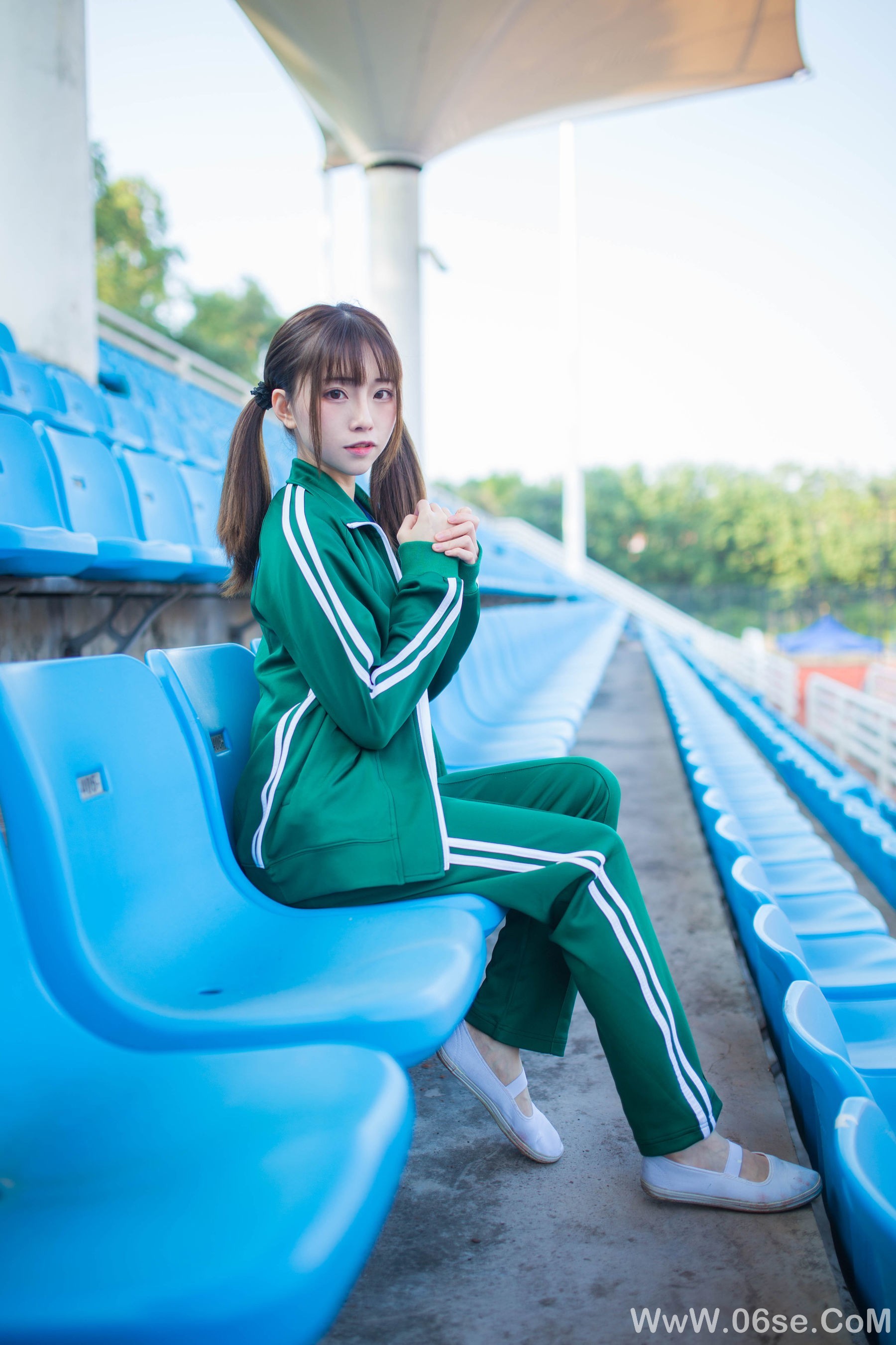 图片[2]-动漫博主Kitaro_绮太郎 绿色运动服女孩[18P]-六色网