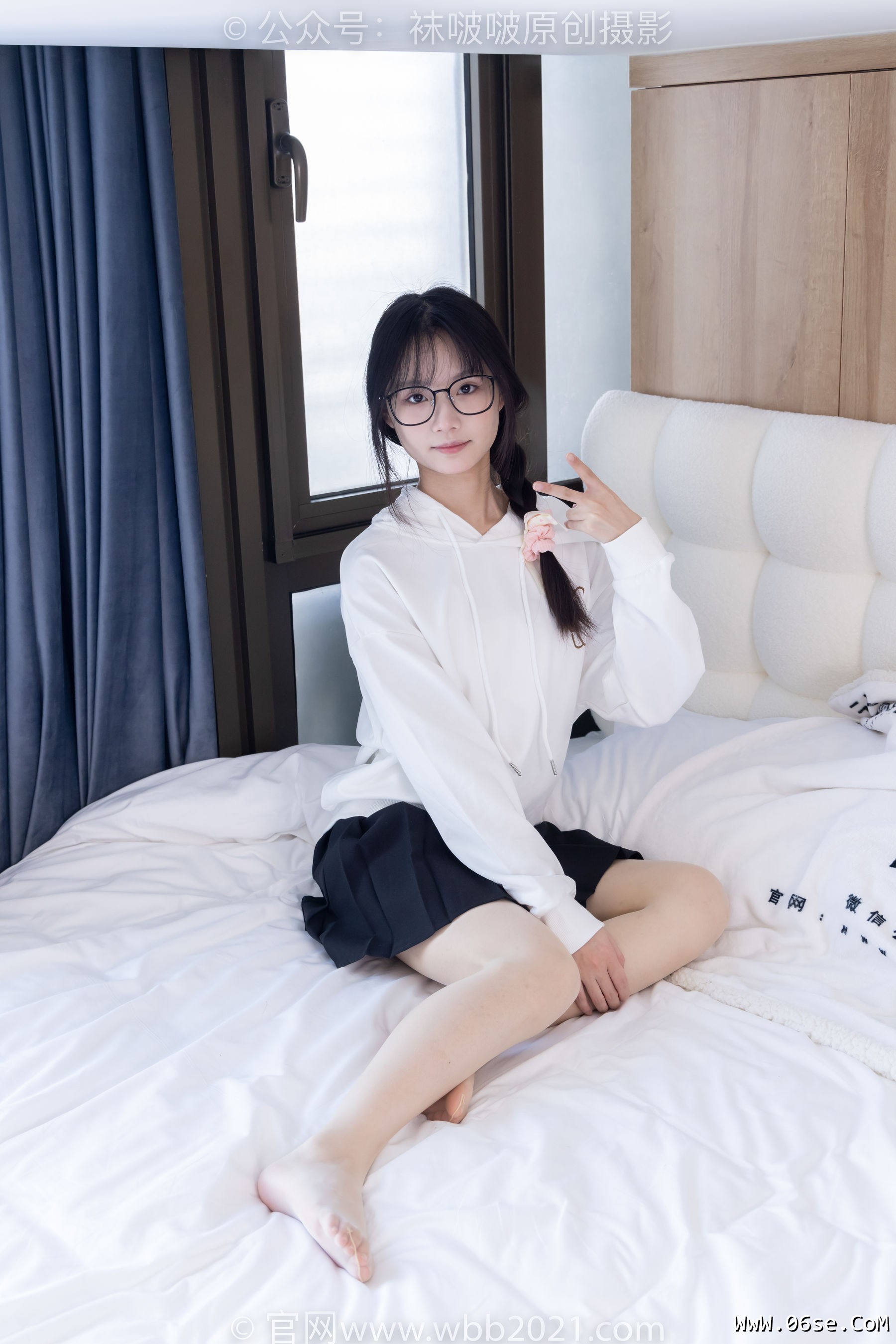 图片[31]-BoBoSocks袜啵啵 No.368 甜甜圈 -运动鞋、白棉袜、油亮肉丝[160P]-六色网