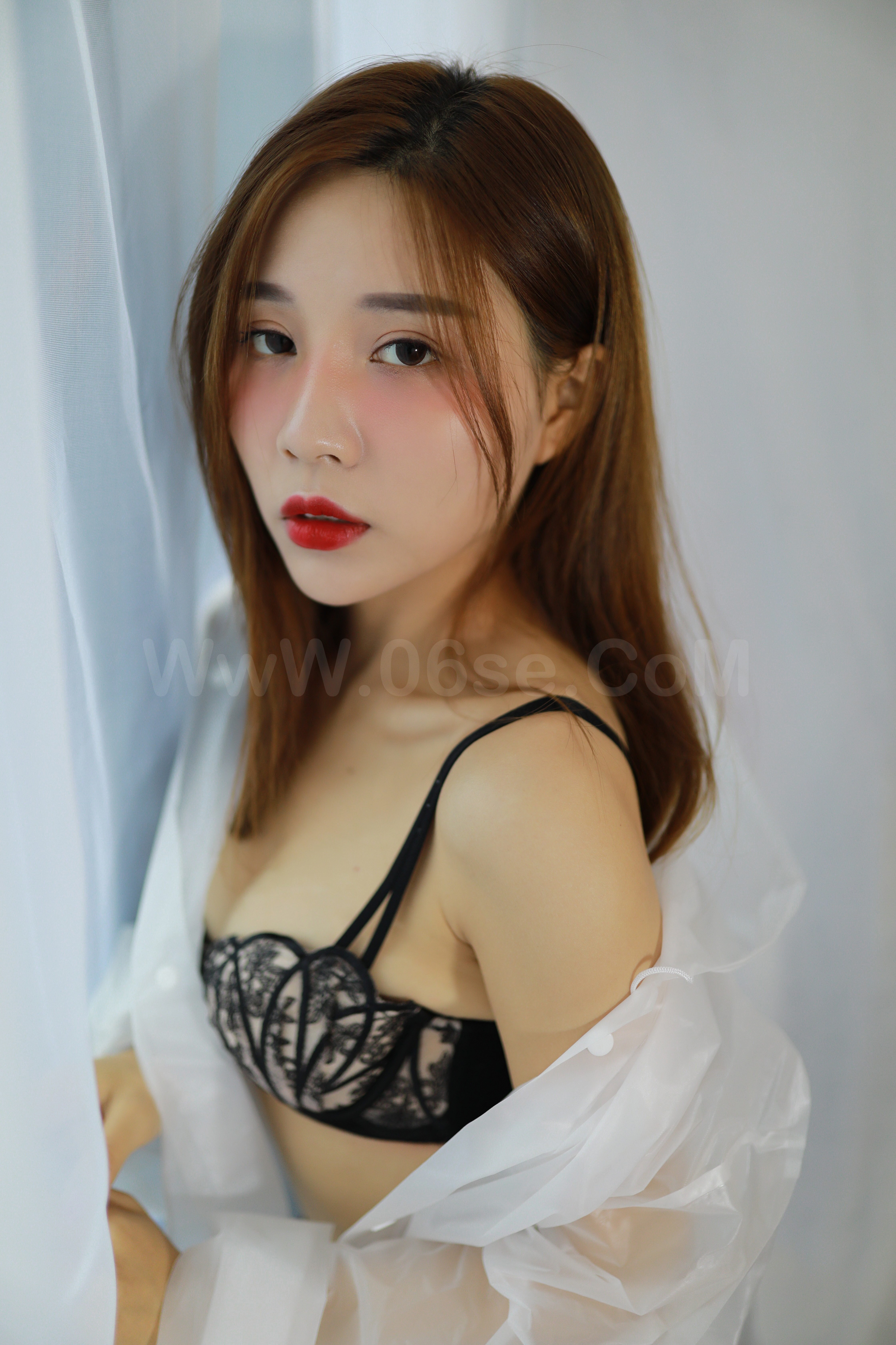 图片[26]-雅拉伊 – 《轻如蝶翼》[36P]-六色网