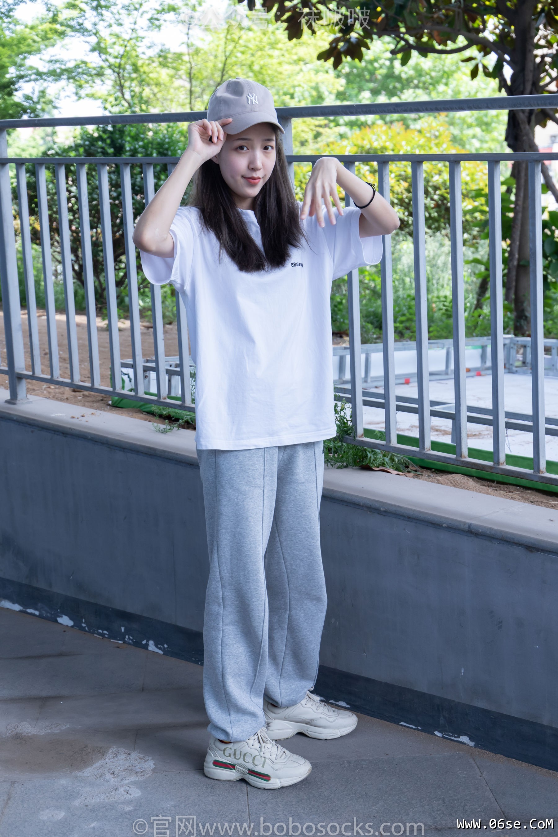 图片[4]-BoBoSocks袜啵啵 No.012 泡芙-运动鞋、白棉袜、裸足[132P]-六色网