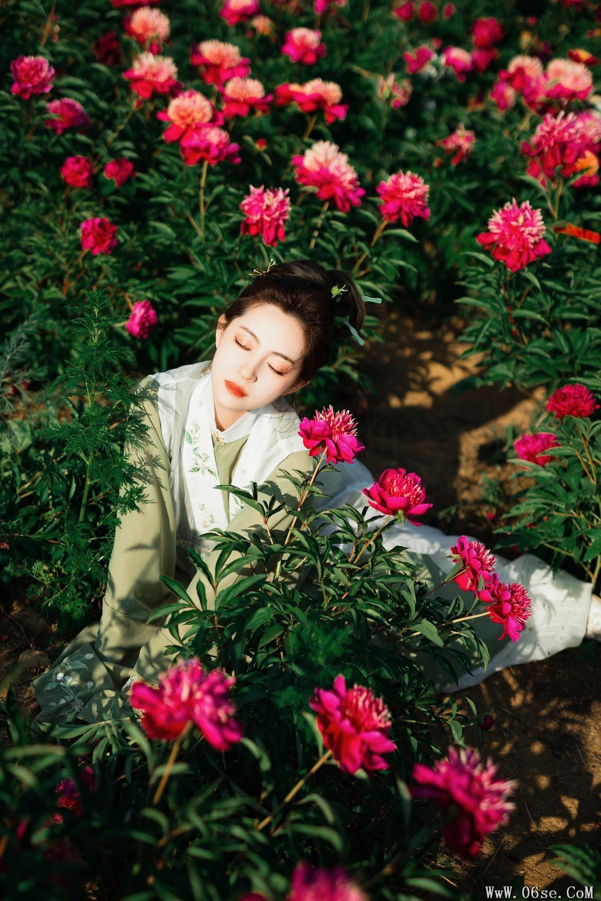 图片[18]-YiTuYu艺图语 Vol.4607 Yi Xuan[58P]-六色网
