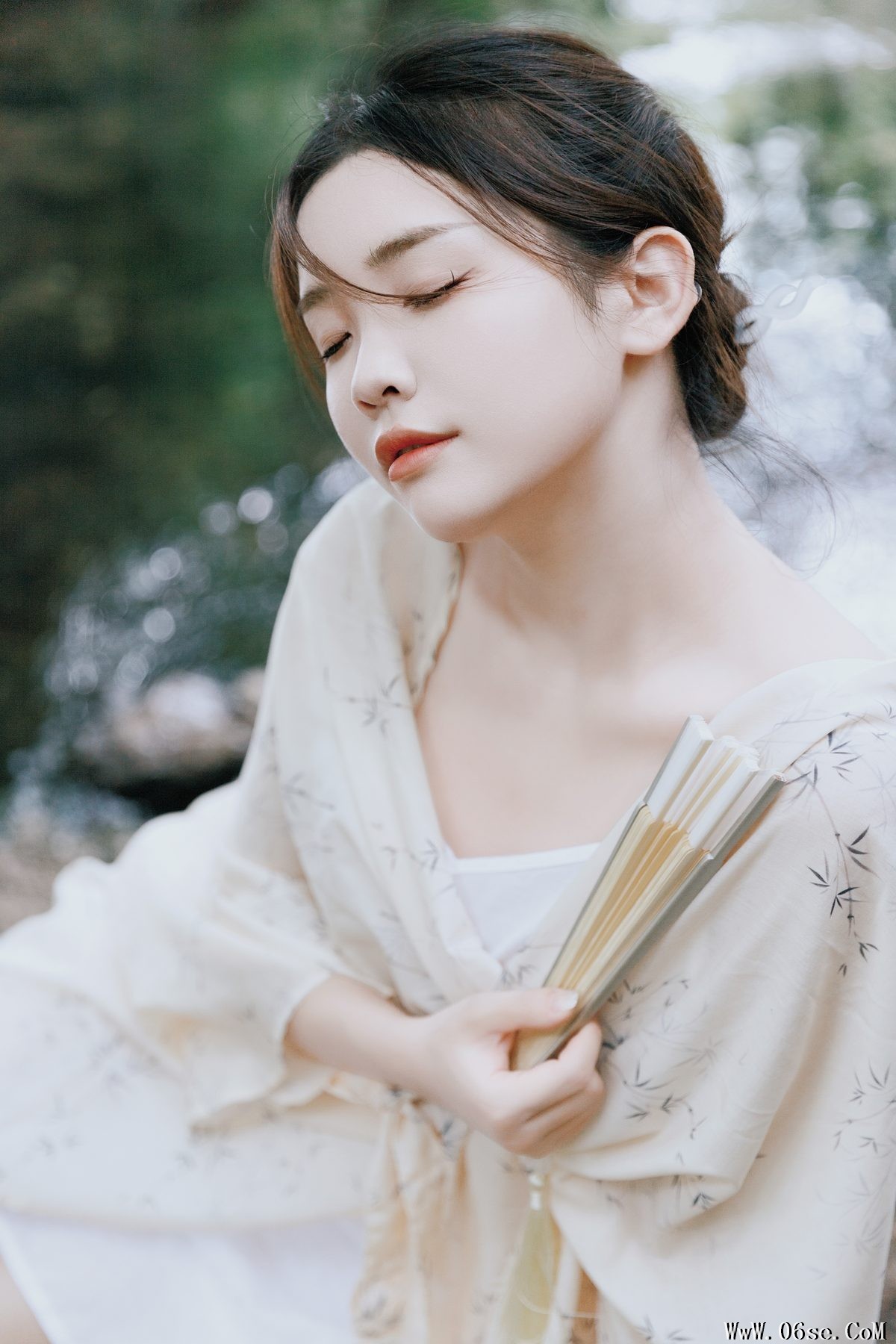图片[20]-YiTuYu艺图语 Vol.5066 Yi Wei Tong Xue[48P]-六色网